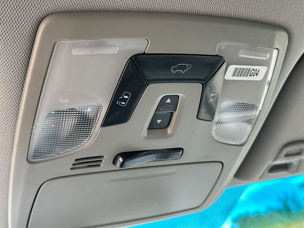 Used 2017 Toyota Sienna XLE w/ XLE Navigation Package FWD image 30