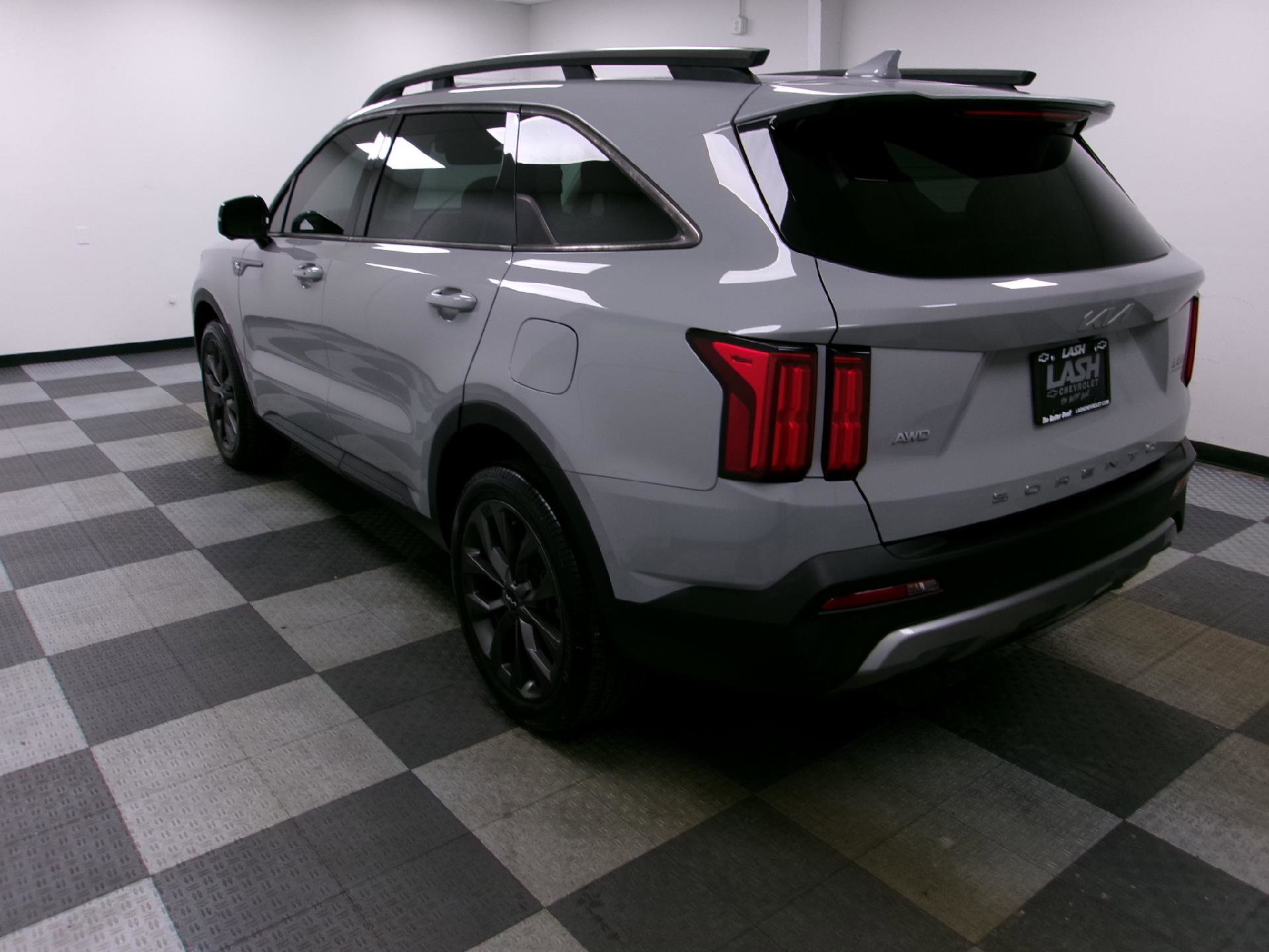 Used 2022 Kia Sorento SX Prestige w/ Rust Color Package image 2