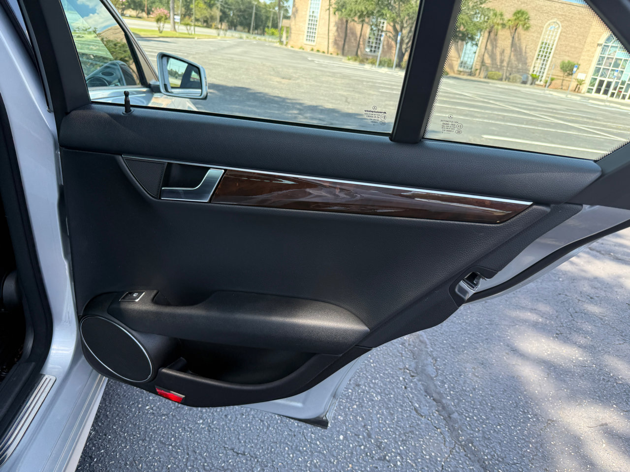 Used 2012 Mercedes-Benz C 300 Luxury image 22