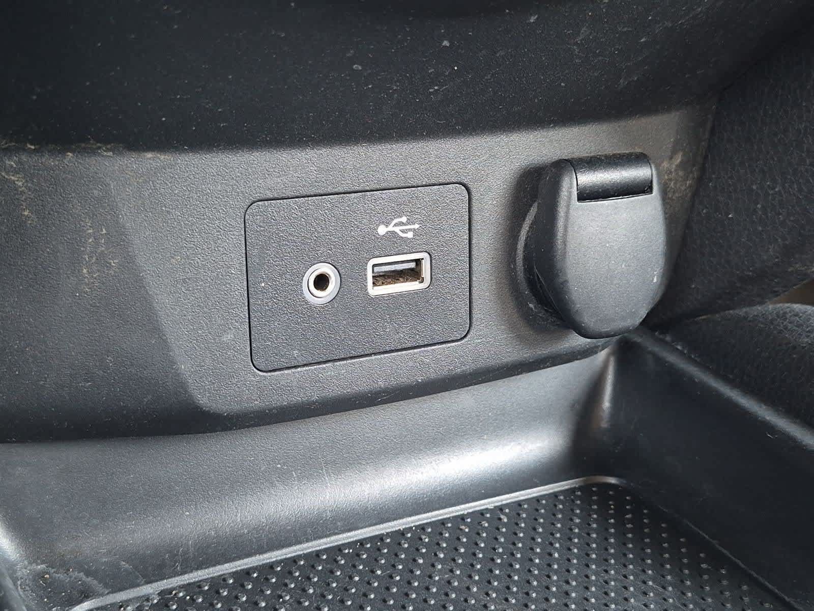 Used 2020 Nissan Rogue SV FWD image 28