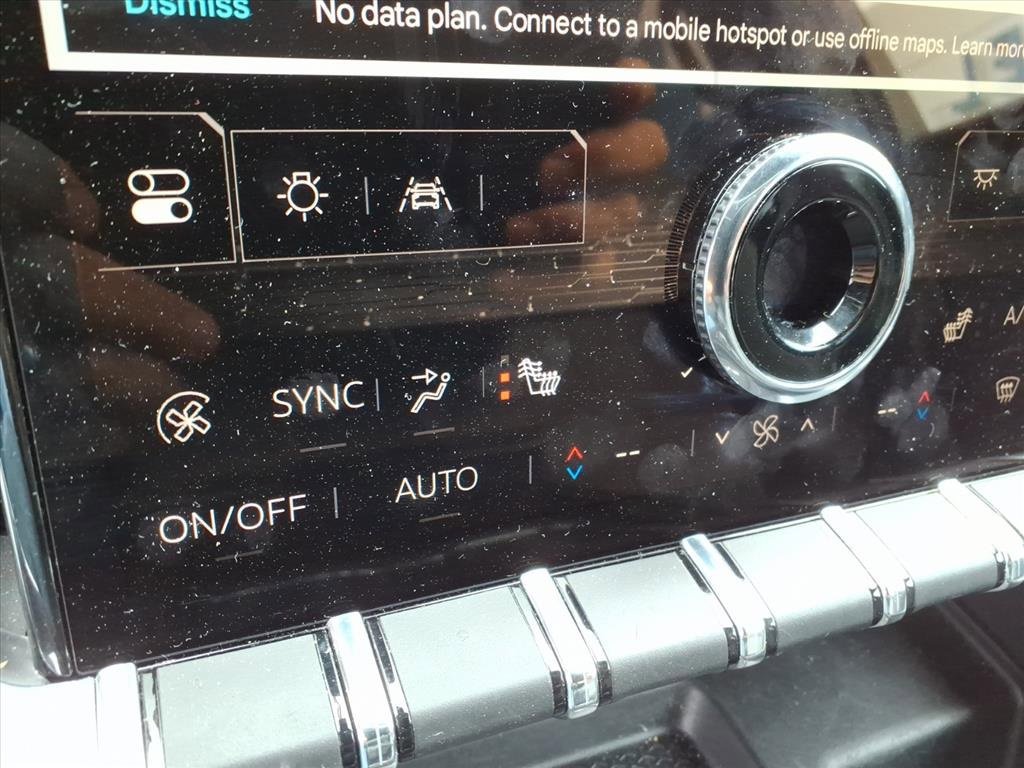 Used 2025 GMC Acadia Elevation image 16