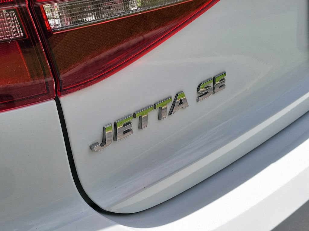 Used 2017 Volkswagen Jetta SE FWD image 5