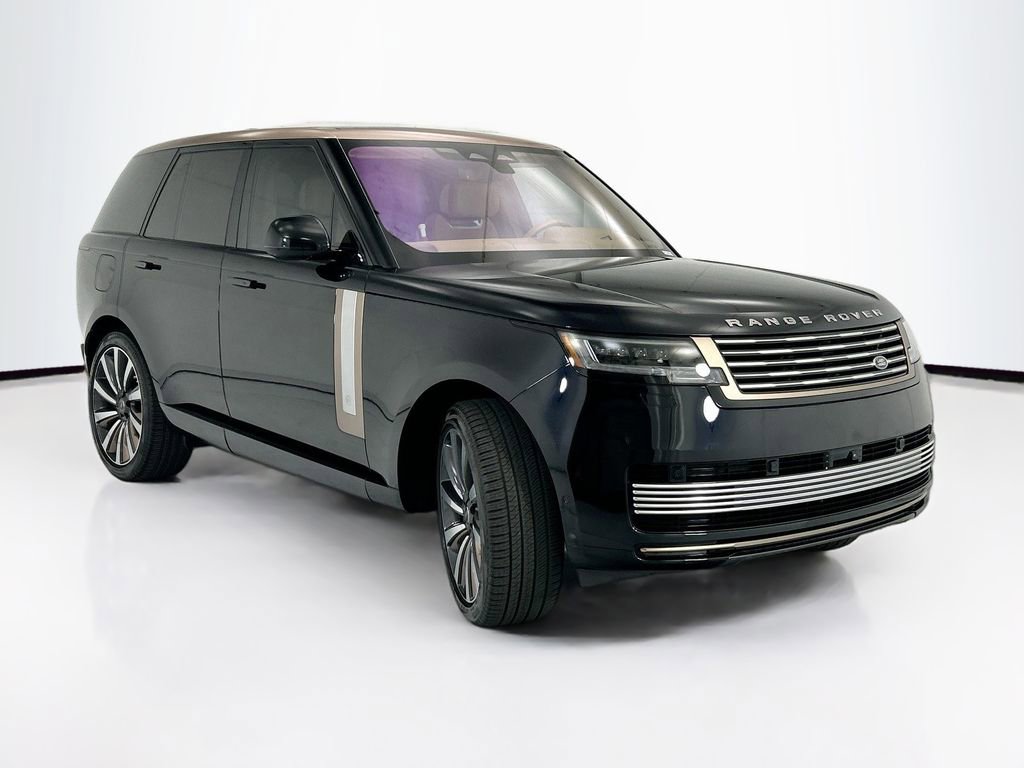 Used 2023 Land Rover Range Rover SV image 3
