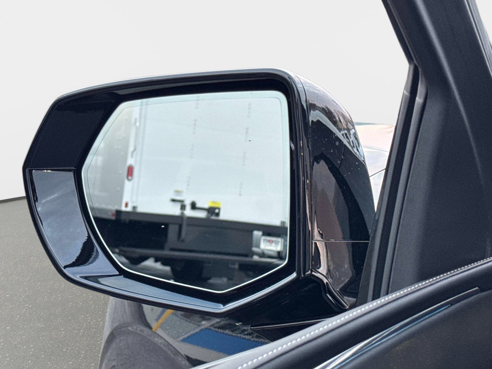 Used 2024 Cadillac Escalade Luxury image 17