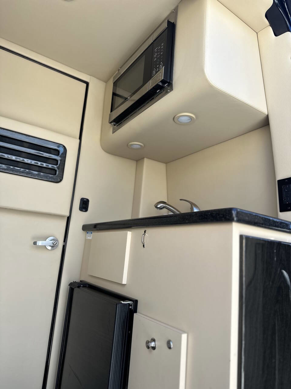 Used 2023 Mercedes-Benz Sprinter 3500 image 28