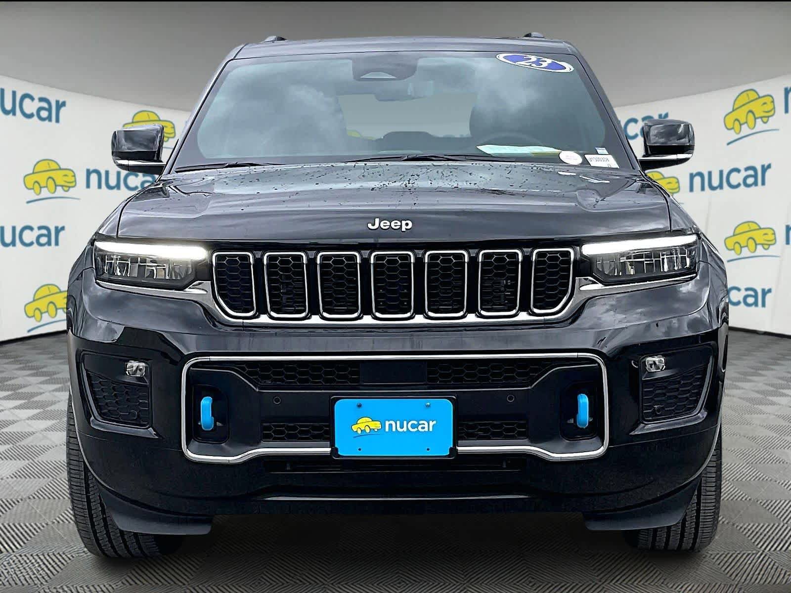 Used 2023 Jeep Grand Cherokee Overland w/ Luxury Tech Group IV AWD/4WD image 2