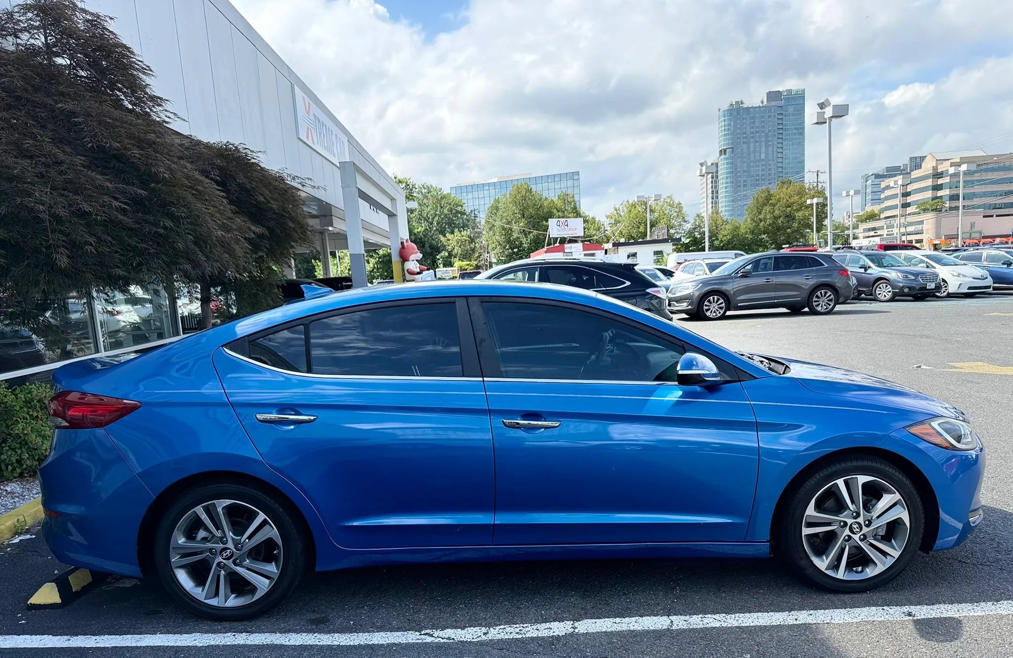 Used 2017 Hyundai Elantra Limited w/ Limited Ultimate Package 05 FWD image 8
