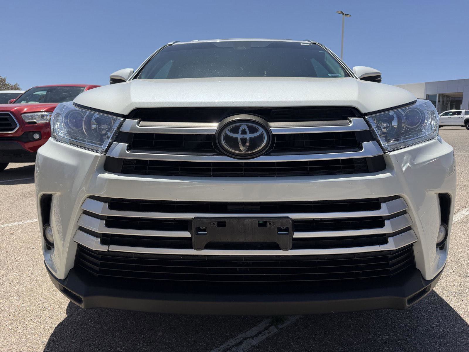 Used 2017 Toyota Highlander Limited AWD/4WD image 9