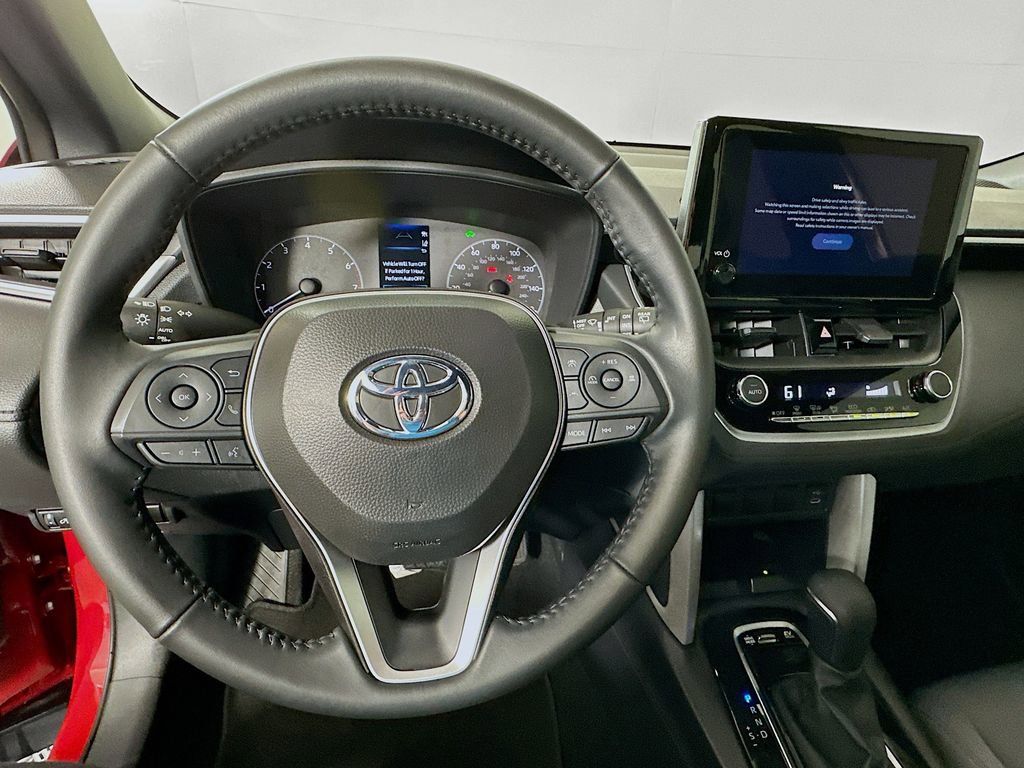 Used 2024 Toyota Corolla Cross SE image 11