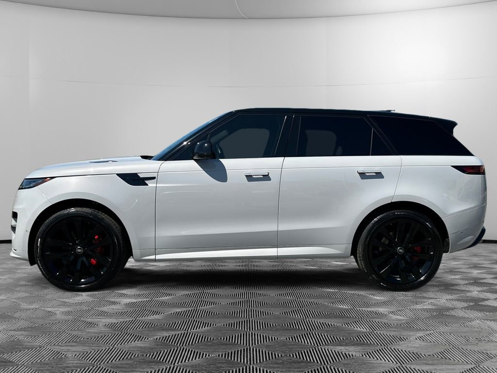 Used 2024 Land Rover Range Rover Sport Dynamic SE AWD/4WD image 2