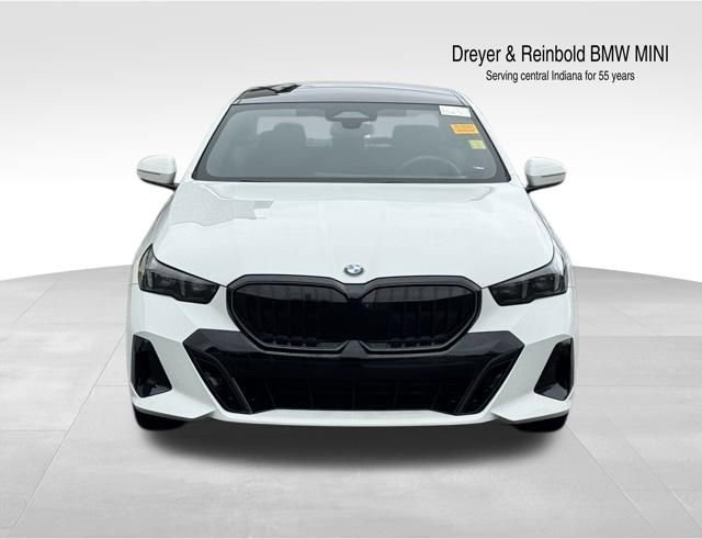 Used 2024 BMW 540i xDrive w/ Premium Package image 11