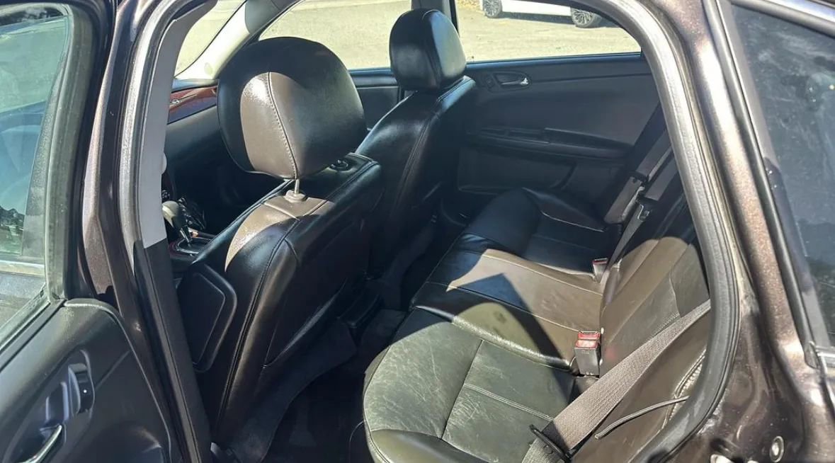 Used 2009 Chevrolet Impala LTZ FWD image 11