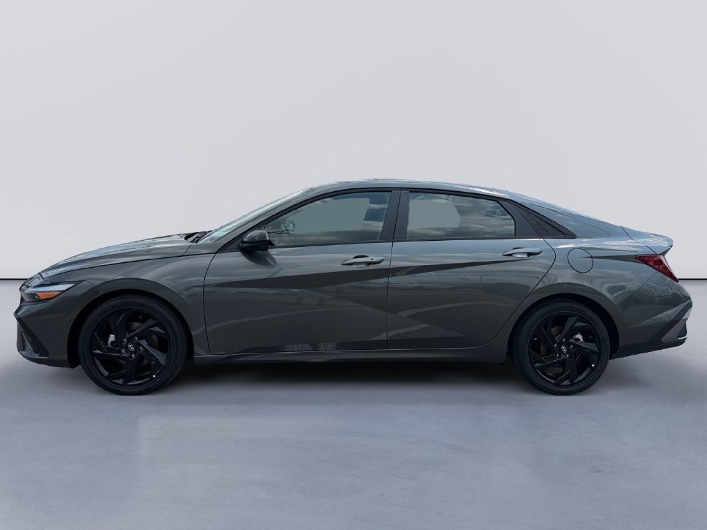 New 2026 Hyundai Elantra SEL Sport FWD image 6
