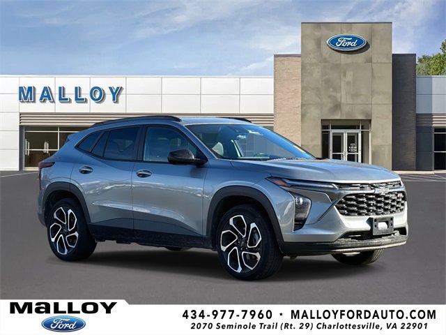 Used 2025 Chevrolet Trax RS w/ Sunroof Package image 1