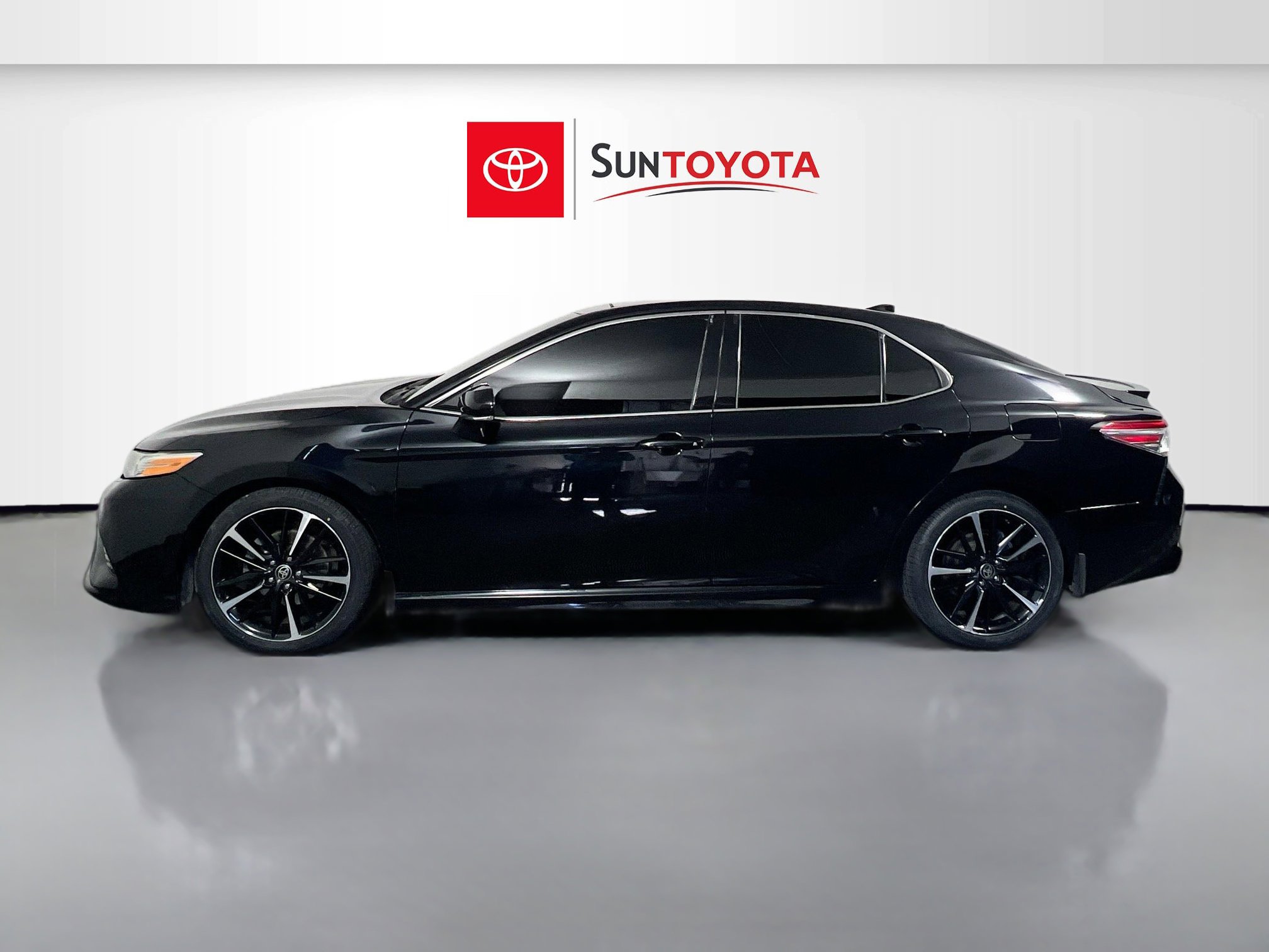 Used 2020 Toyota Camry XSE image 7