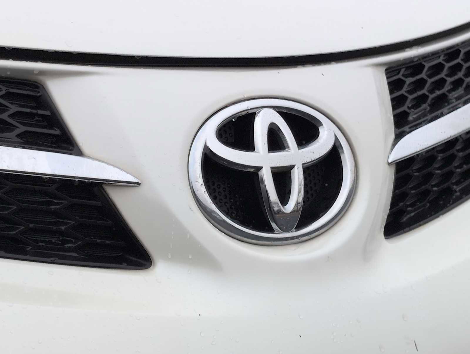 Used 2014 Toyota RAV4 Limited w/ Technology Package image 12