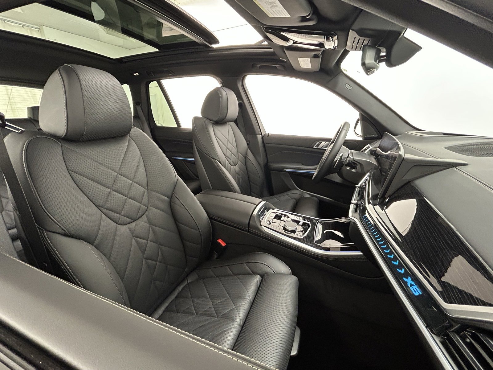 Used 2025 BMW X5 xDrive50e w/ M Sport Package image 43