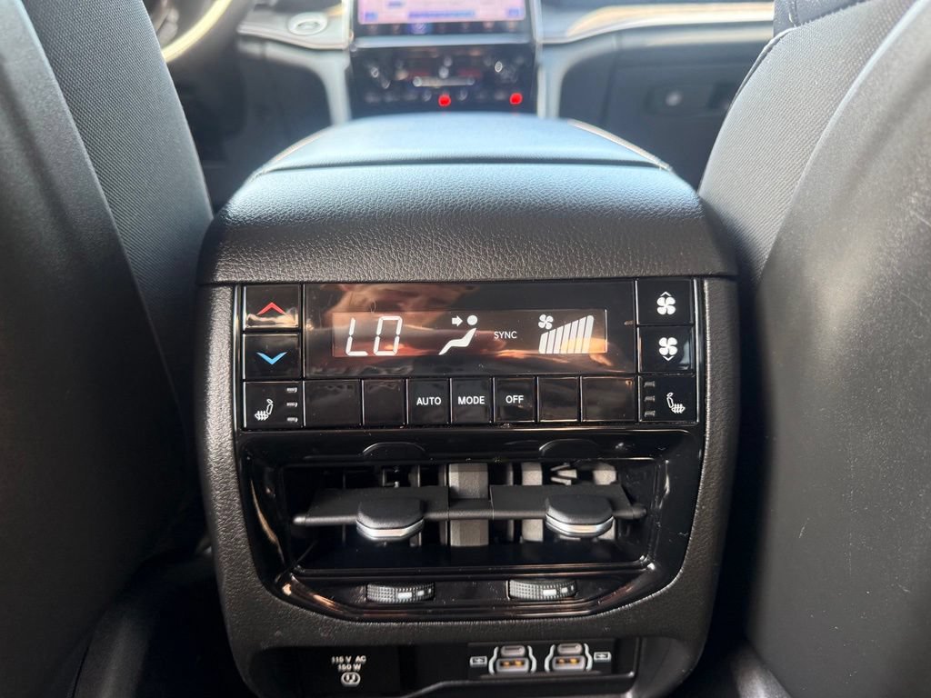 Used 2021 Jeep Grand Cherokee L Limited AWD/4WD image 37