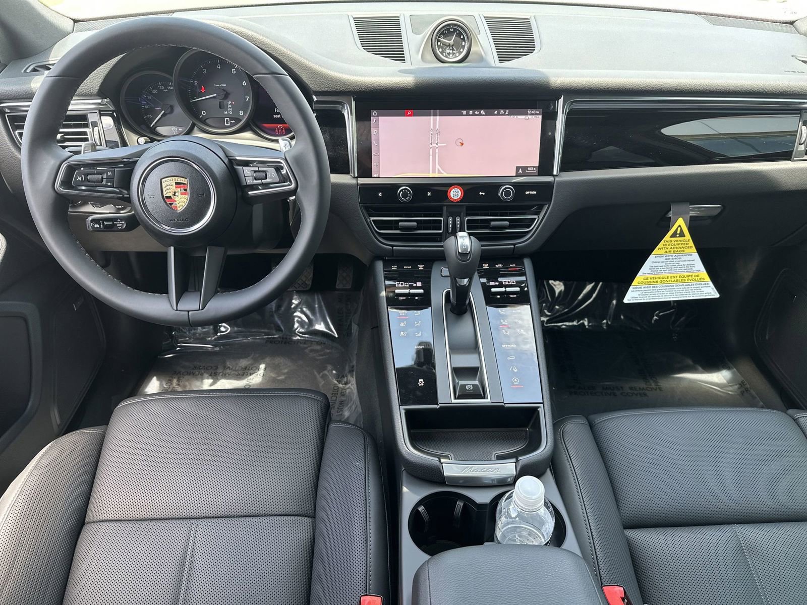Certified 2025 Porsche Macan AWD/4WD image 13