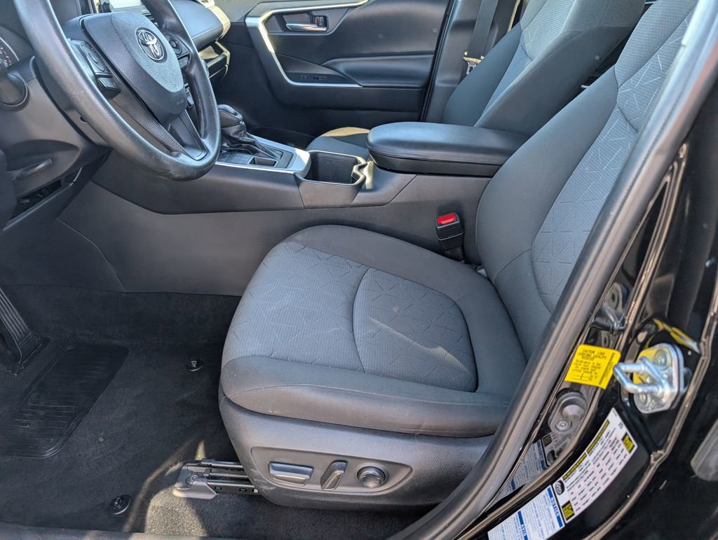 Used 2022 Toyota RAV4 XLE image 12