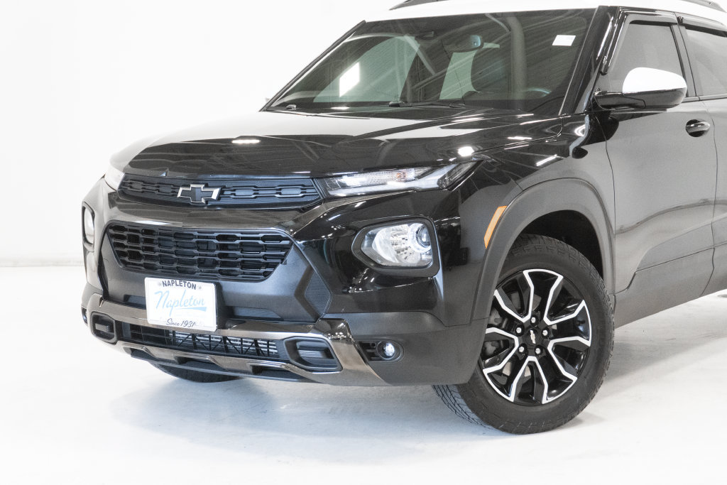 Used 2023 Chevrolet TrailBlazer ACTIV w/ Sun and Liftgate Package AWD/4WD image 2