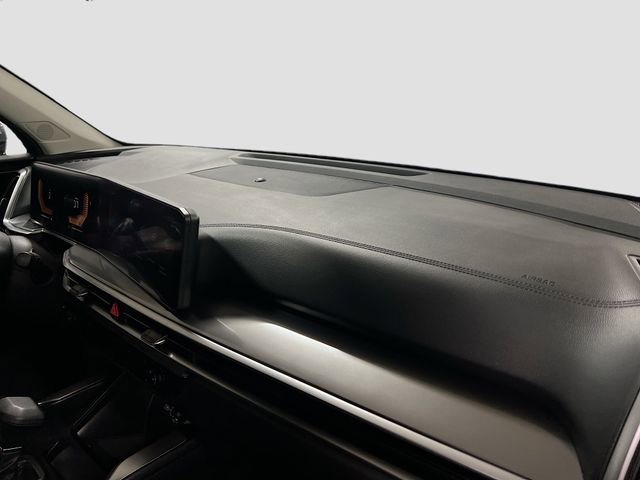 Certified 2025 Kia Sorento LX FWD image 29