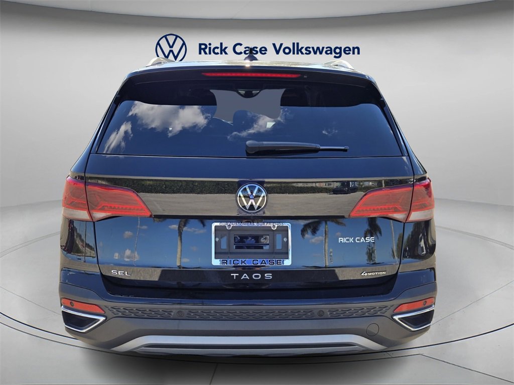 Certified 2024 Volkswagen Taos SEL image 6