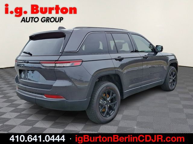 New 2026 Jeep Grand Cherokee Altitude image 4