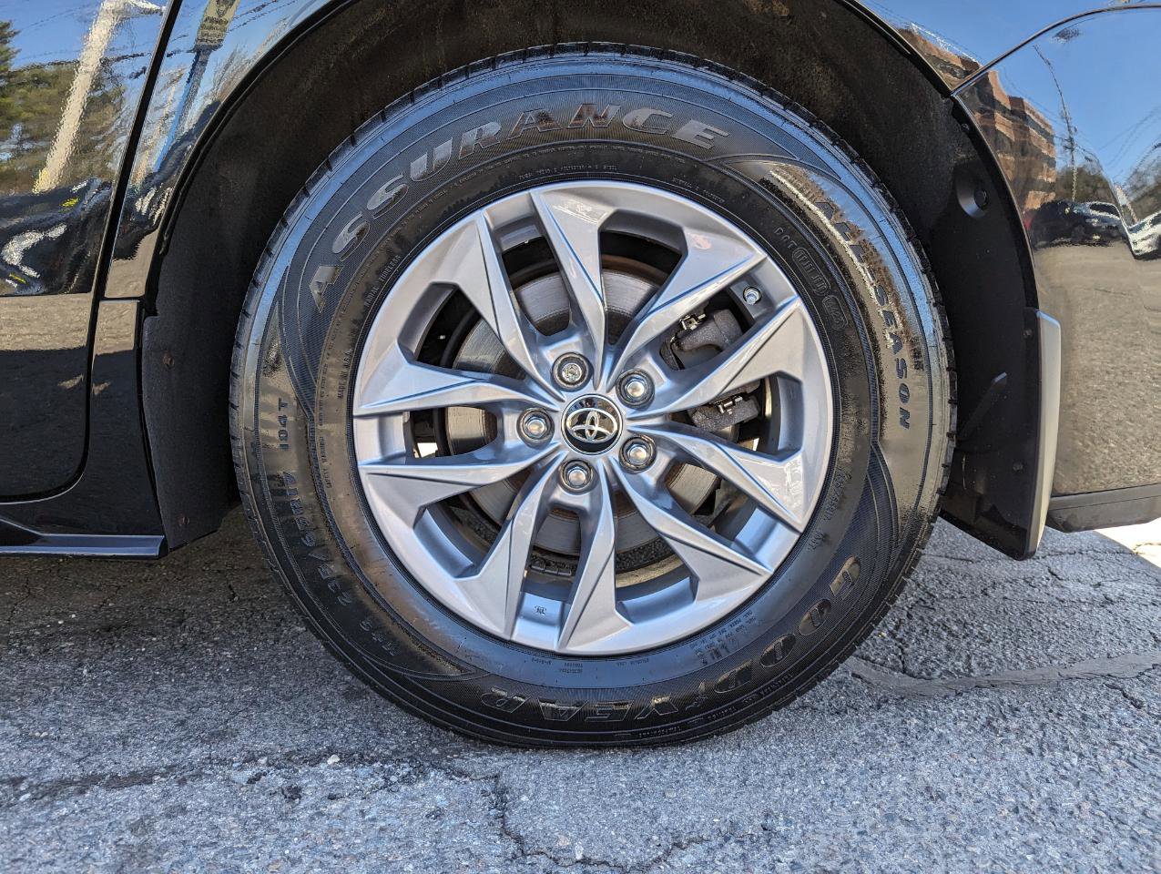 Used 2021 Toyota Sienna XLE image 49