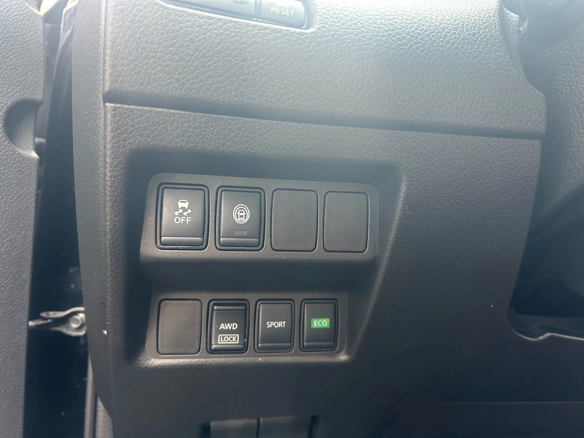 Used 2020 Nissan Rogue Sport S image 12