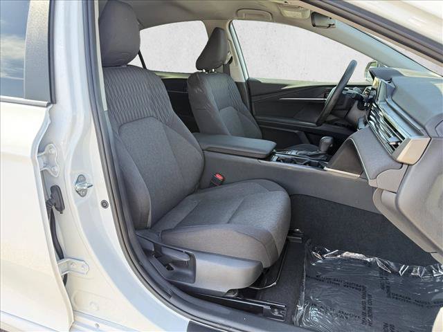 Used 2025 Toyota Camry LE FWD image 13
