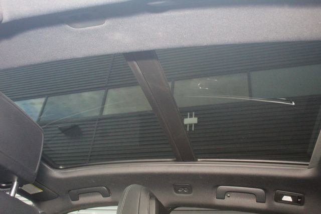 Used 2023 Porsche Macan Turbo image 26