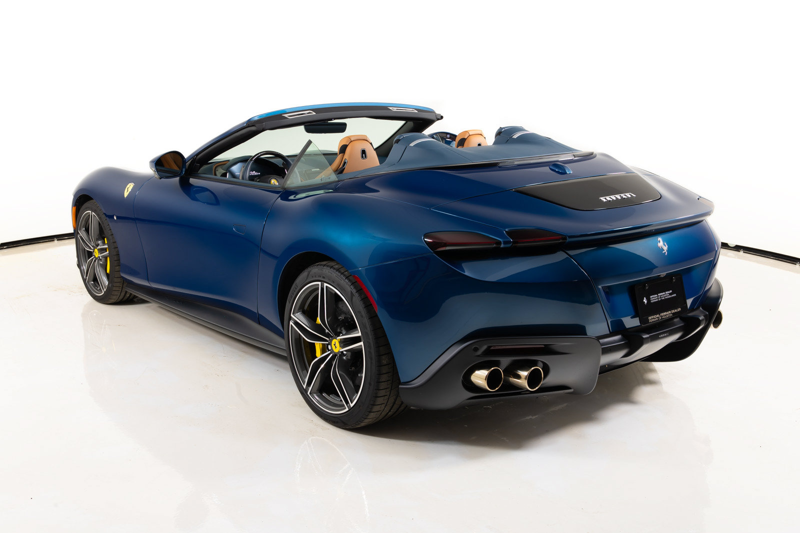 Certified 2025 Ferrari Roma Spider RWD image 2