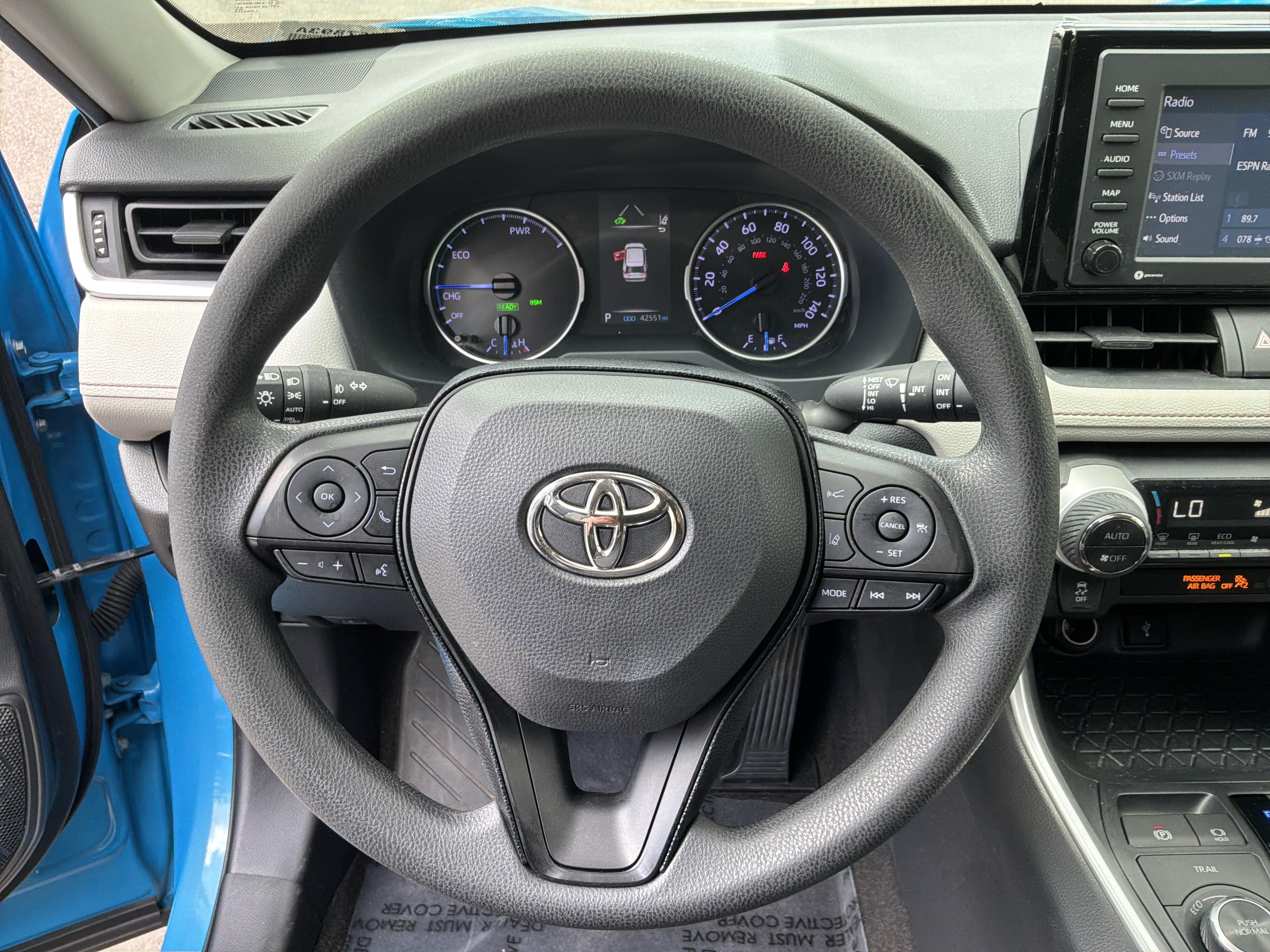 Used 2020 Toyota RAV4 XLE w/ Convenience Package AWD/4WD image 18