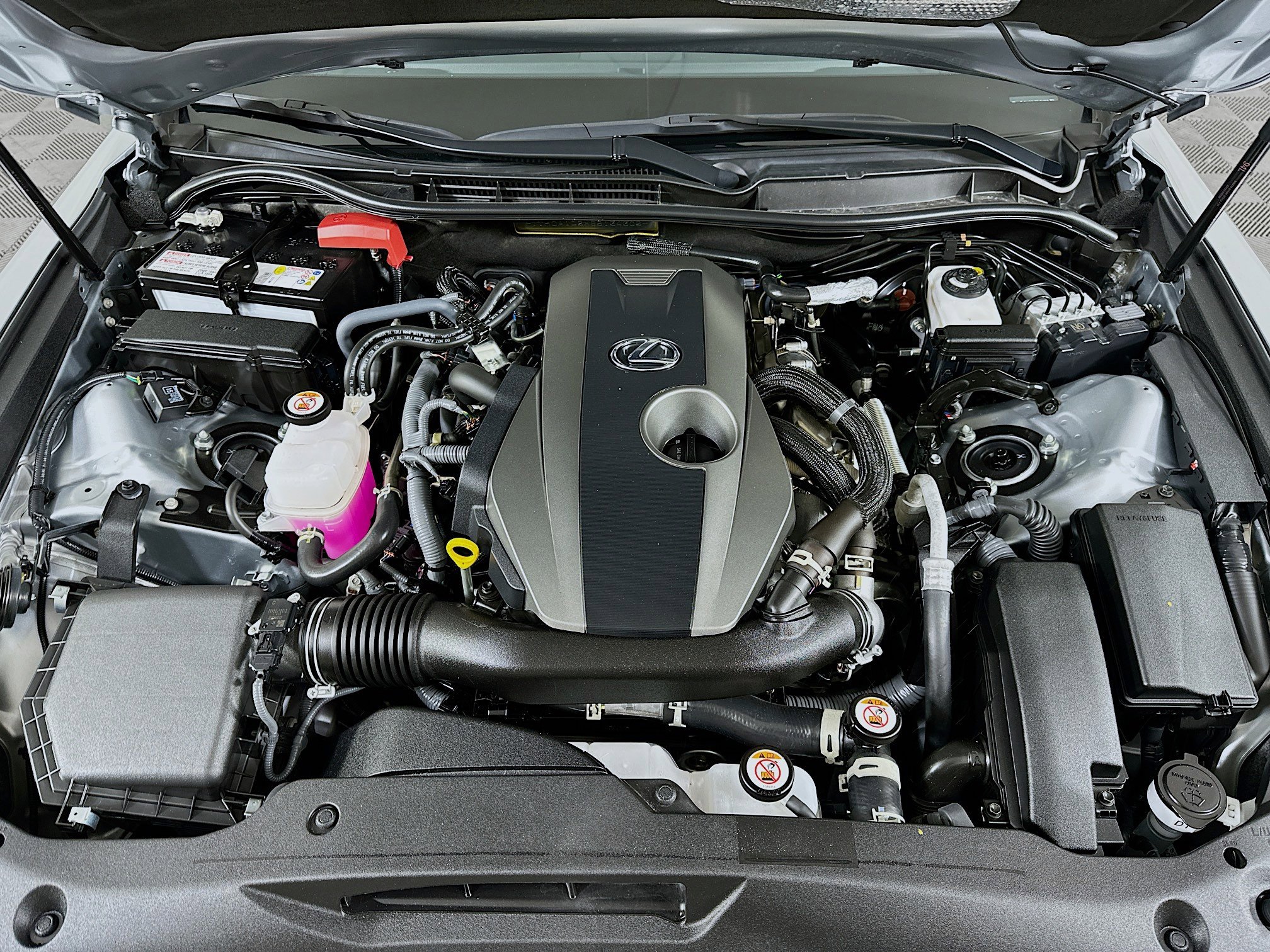 Used 2025 Lexus IS 300 w/ Comfort Package RWD image 34