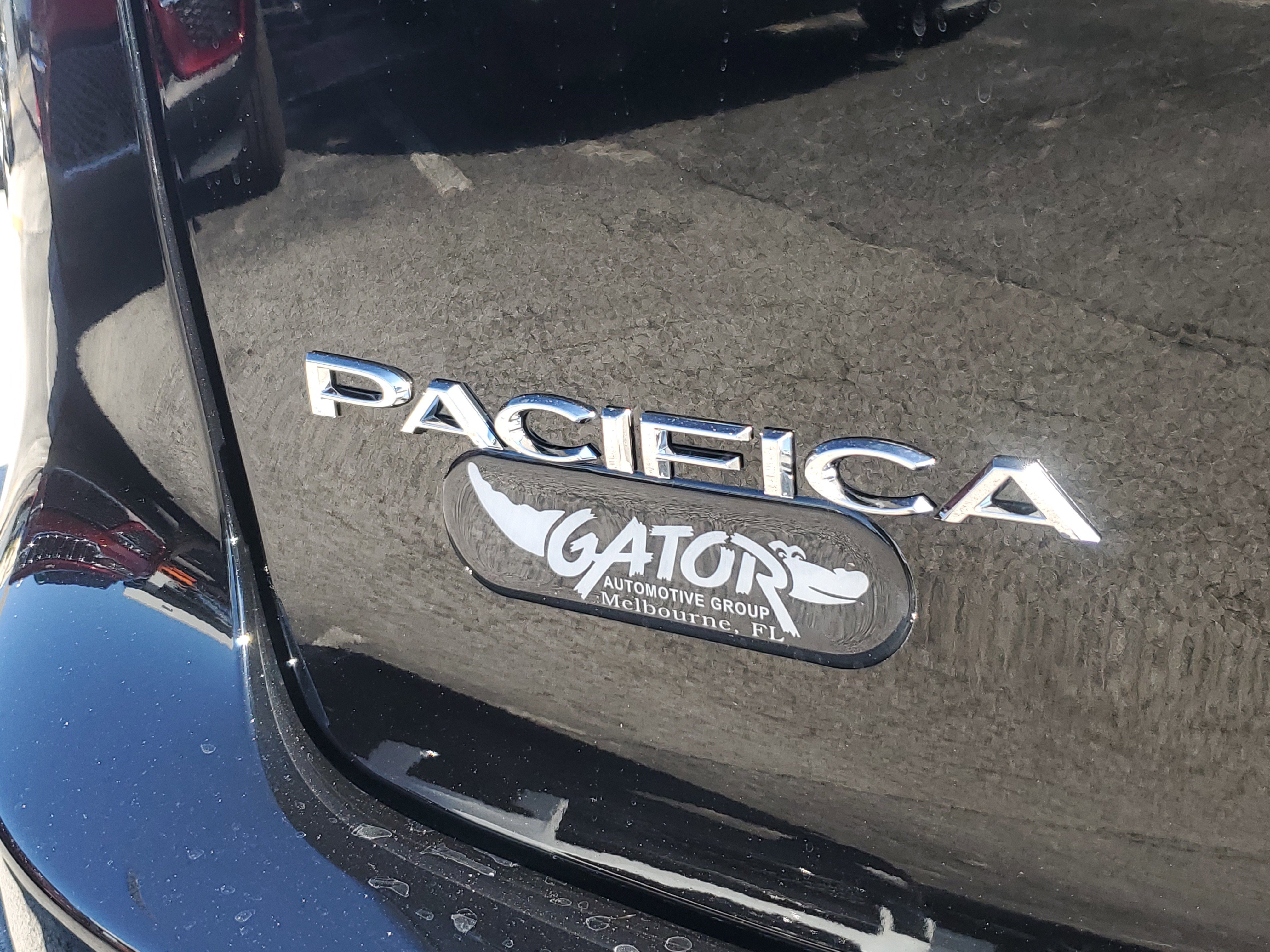 New 2026 Chrysler Pacifica Select image 6