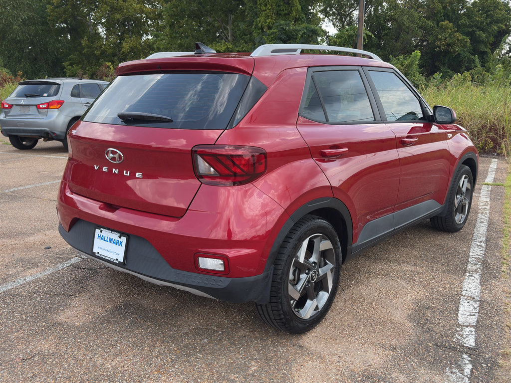 Used 2022 Hyundai Venue Limited FWD image 25