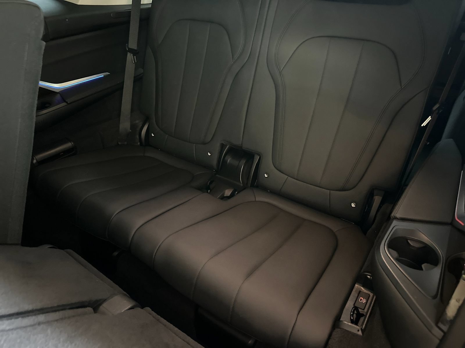 Used 2020 BMW X7 xDrive40i w/ Parking Assistance Package AWD/4WD image 16