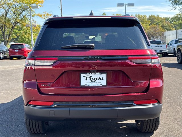 New 2025 Jeep Grand Cherokee Altitude image 33