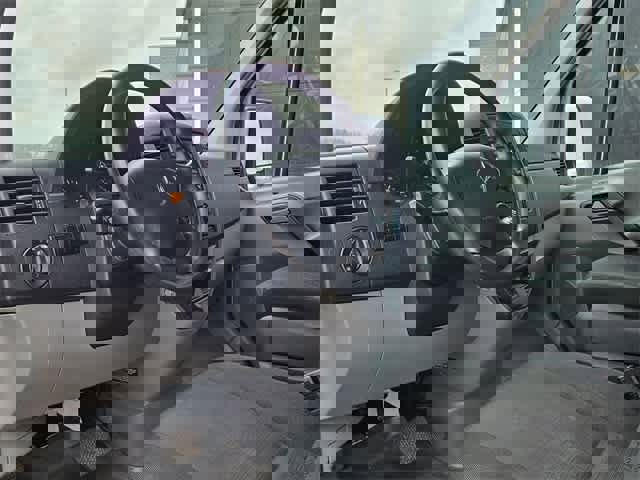 Used 2015 Mercedes-Benz Sprinter 2500 image 2