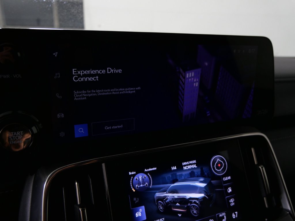 Used 2023 Lexus LX 600 4WD w/ Luxury Package image 35