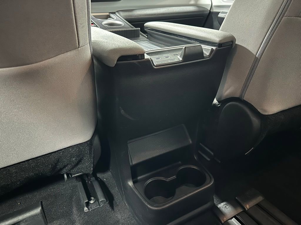 Used 2025 Toyota Sienna LE FWD image 51