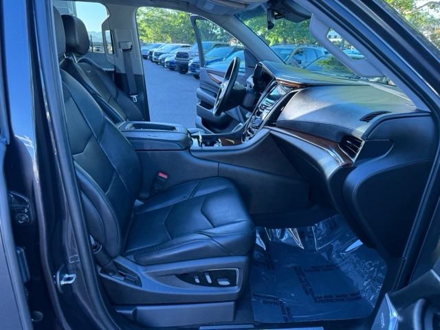 Used 2016 Cadillac Escalade Luxury AWD/4WD image 41