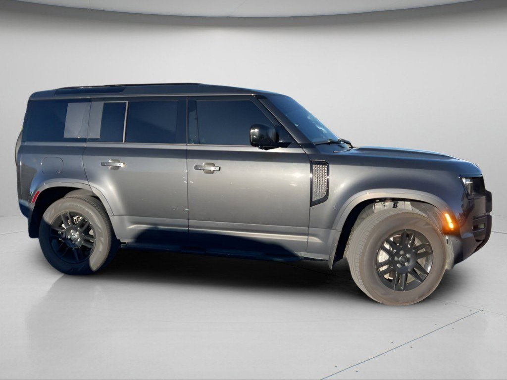 Used 2025 Land Rover Defender 110 S image 3