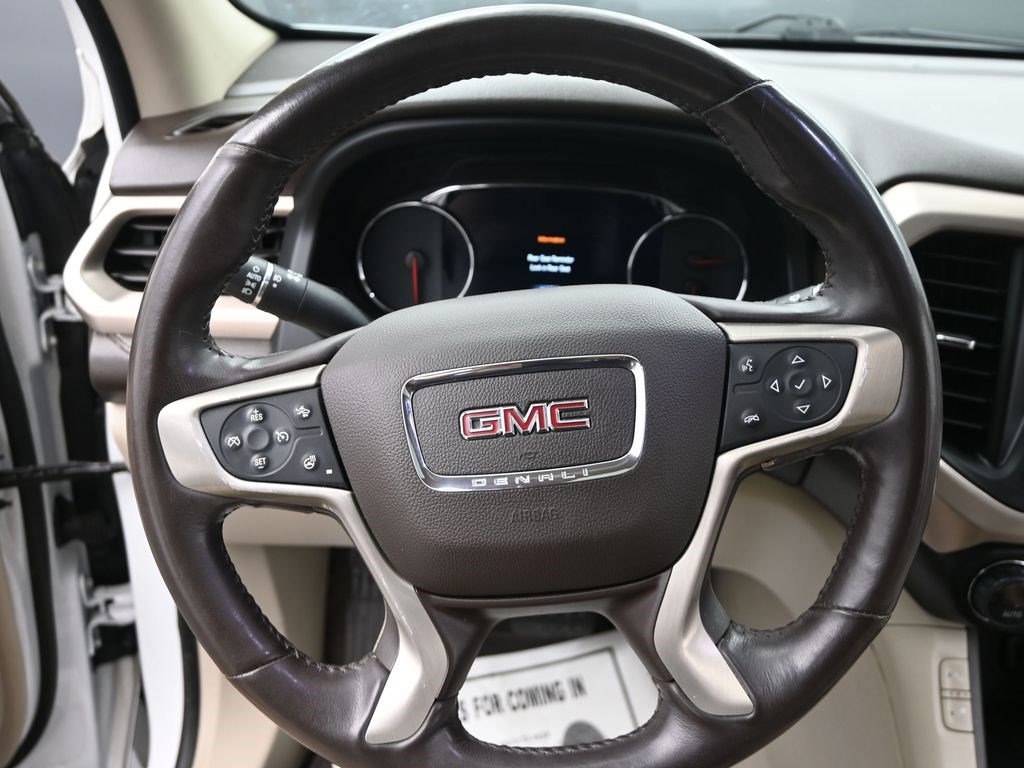 Used 2019 GMC Acadia Denali w/ Technology Package FWD image 11