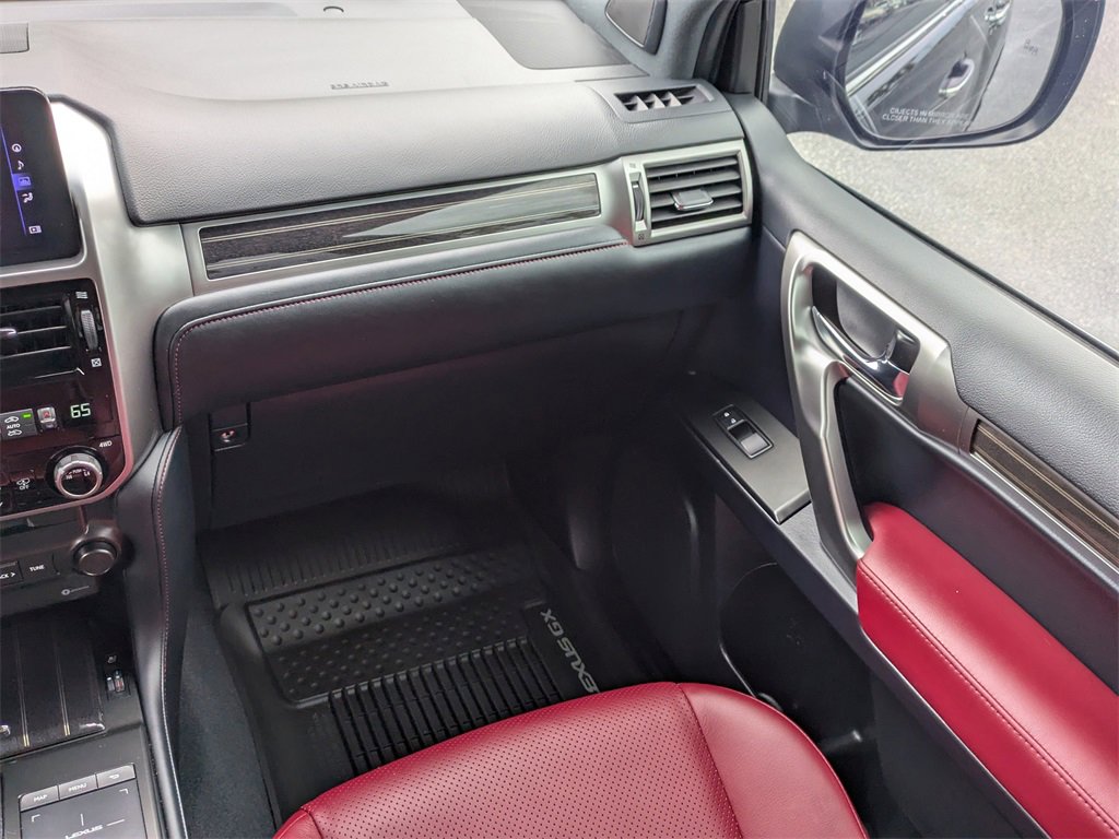 Used 2023 Lexus GX 460 Luxury w/ Accessory Package image 17