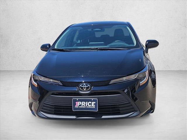 Used 2023 Toyota Corolla LE FWD image 2