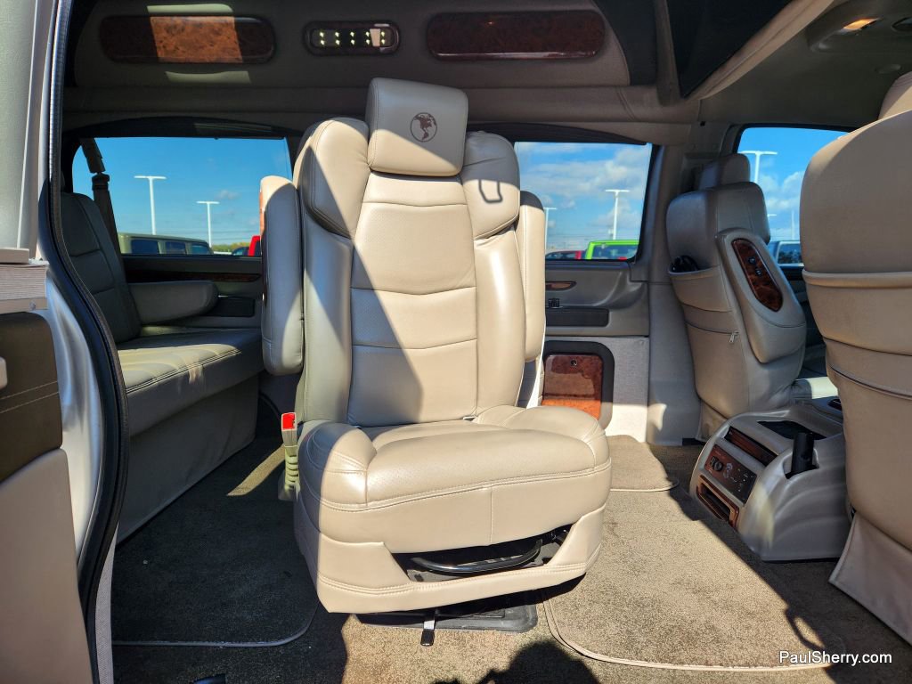 Used 2021 Chevrolet Express 2500 LS w/ Enhanced Convenience Package image 47