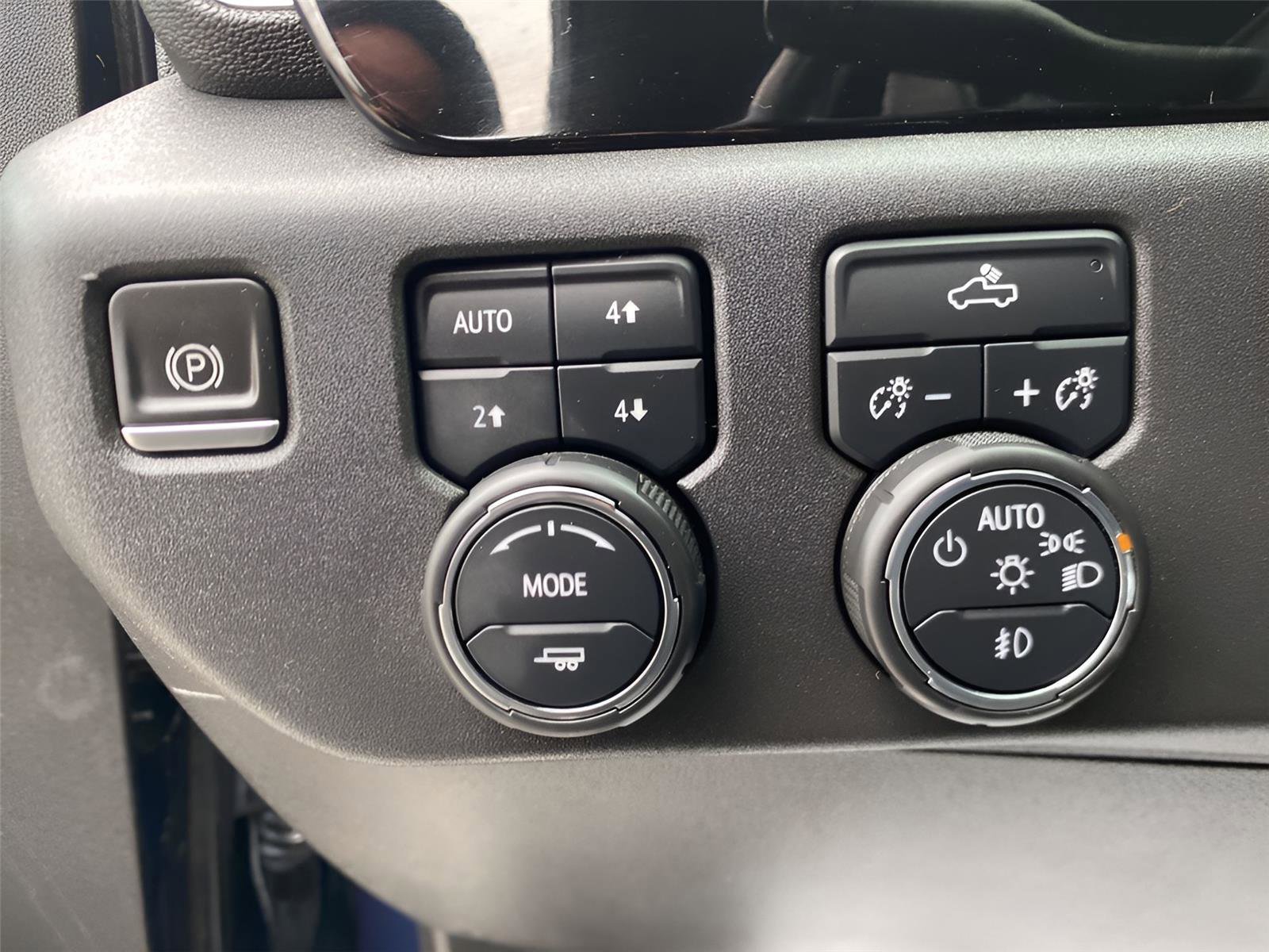 Used 2023 Chevrolet Silverado 1500 LT Trail Boss w/ Protection Package image 18