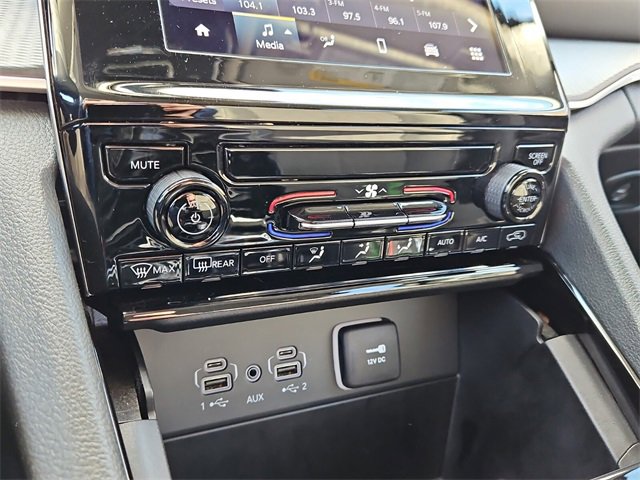 Used 2023 Jeep Grand Cherokee Laredo image 17